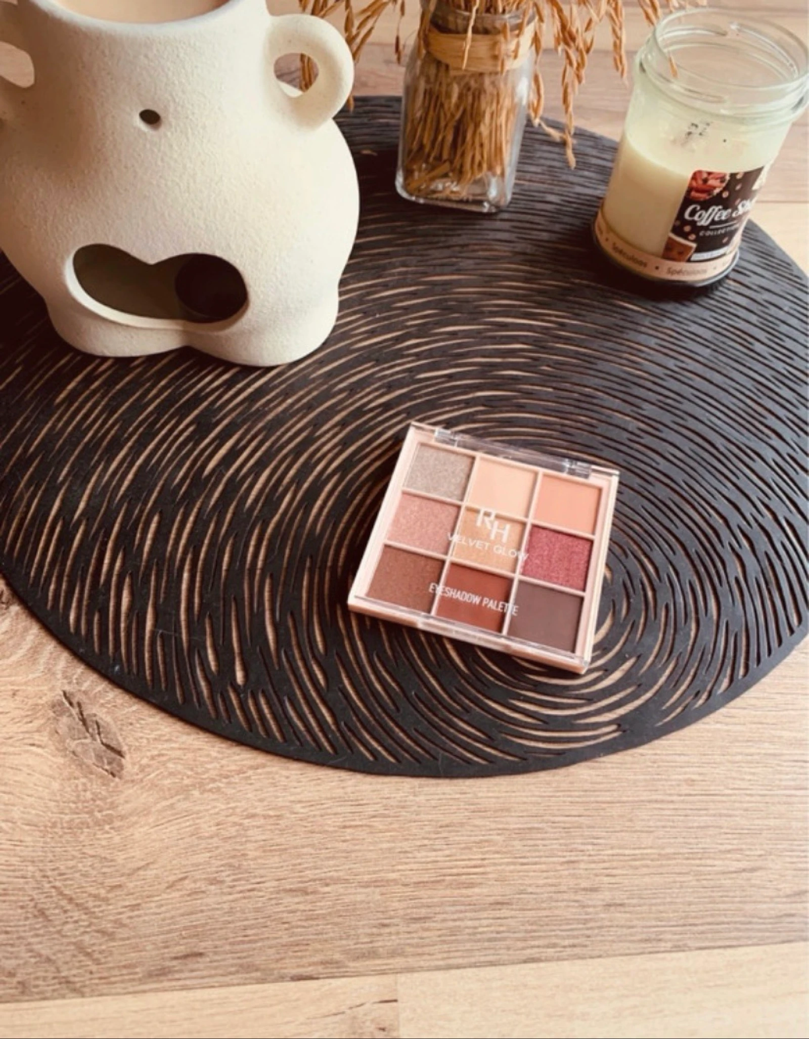 Palette de fards à paupières velvet glow 9 teintes - Marque Realher
